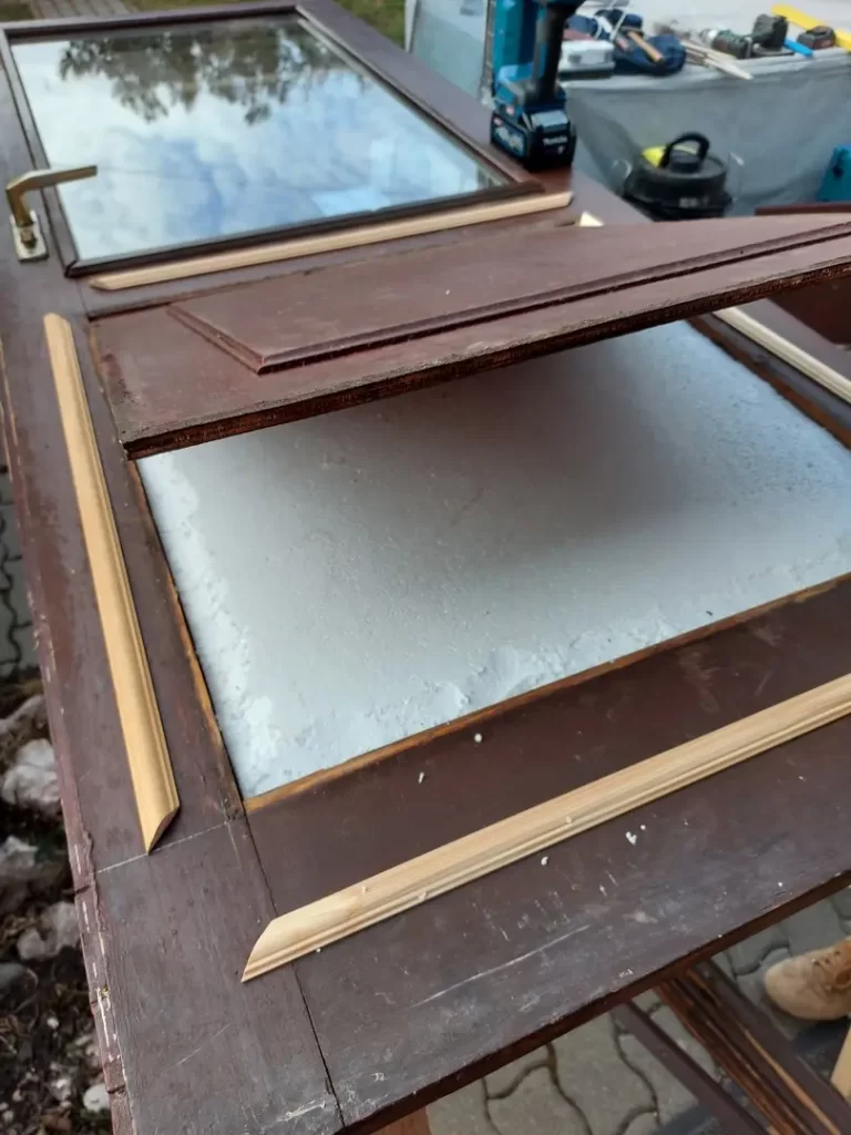 Ajtólap szigetelés 2x2 cm hungarocellel - külső, eredeti kinézetet megőrizve(1)